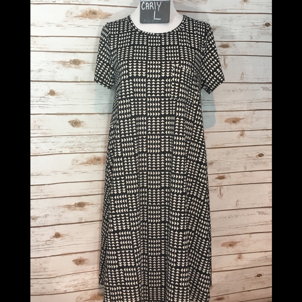 Carly by LuLaRoe